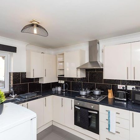 19A The Broadwalk - Cozy 1Br In The Heart Of Crawley Near Gatwick Airport Great For Contractors And Flight Crew Students Villa Exteriör bild