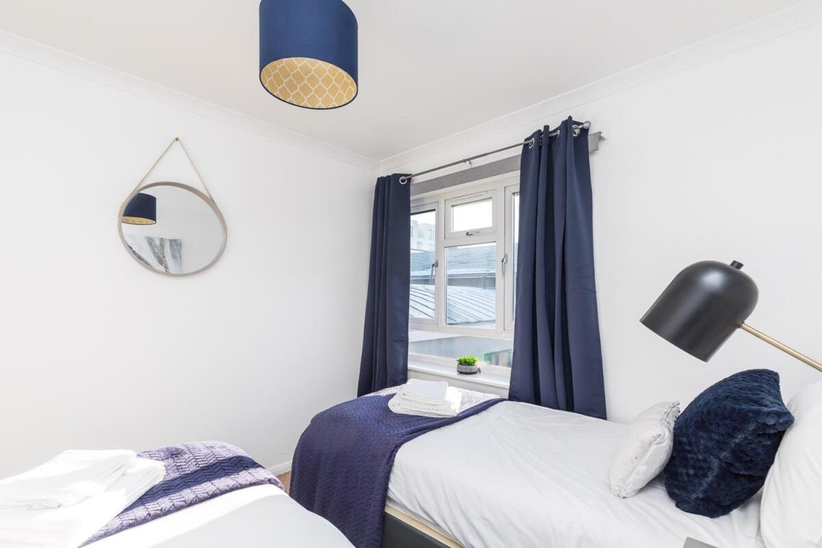 19A The Broadwalk - Cozy 1Br In The Heart Of Crawley Near Gatwick Airport Great For Contractors And Flight Crew Students Villa Exteriör bild