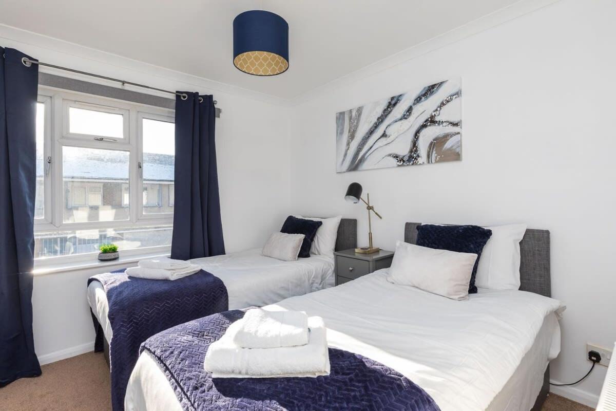 19A The Broadwalk - Cozy 1Br In The Heart Of Crawley Near Gatwick Airport Great For Contractors And Flight Crew Students Villa Exteriör bild